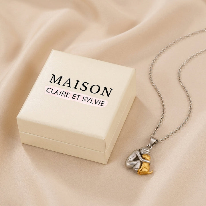 Eternal Embrace Necklace 🐾