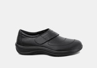 Grace – Effortless Elegance in Timeless Black